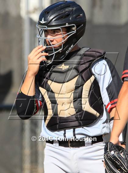 Thumbnail 1 in Arcadia vs. Etiwanda photogallery.