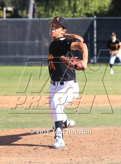 Thumbnail 2 in Arcadia vs. Etiwanda photogallery.