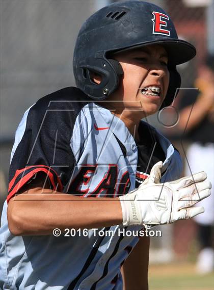 Thumbnail 2 in Arcadia vs. Etiwanda photogallery.