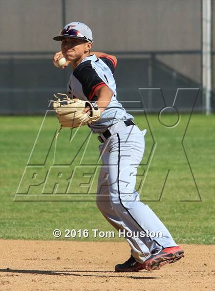 Thumbnail 2 in Arcadia vs. Etiwanda photogallery.
