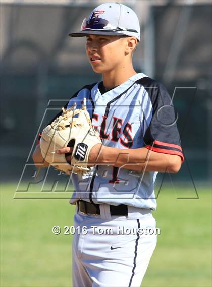 Thumbnail 3 in Arcadia vs. Etiwanda photogallery.