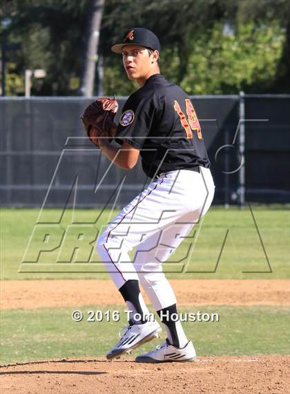 Thumbnail 3 in Arcadia vs. Etiwanda photogallery.