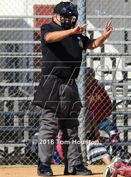 Thumbnail 3 in Arcadia vs. Etiwanda photogallery.
