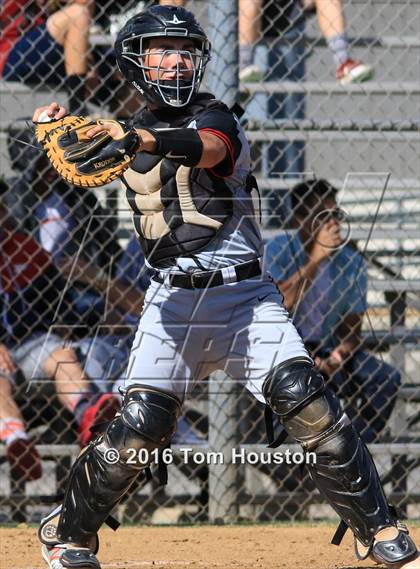 Thumbnail 1 in Arcadia vs. Etiwanda photogallery.