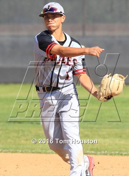Thumbnail 2 in Arcadia vs. Etiwanda photogallery.