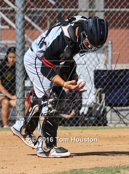 Thumbnail 2 in Arcadia vs. Etiwanda photogallery.