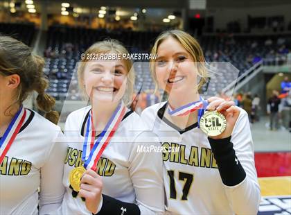 Thumbnail 3 in Bushland vs. Gunter (UIL Volleyball 3A Finals) photogallery.