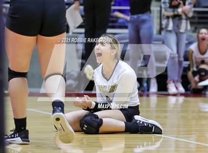 Thumbnail 3 in Bushland vs. Gunter (UIL Volleyball 3A Finals) photogallery.