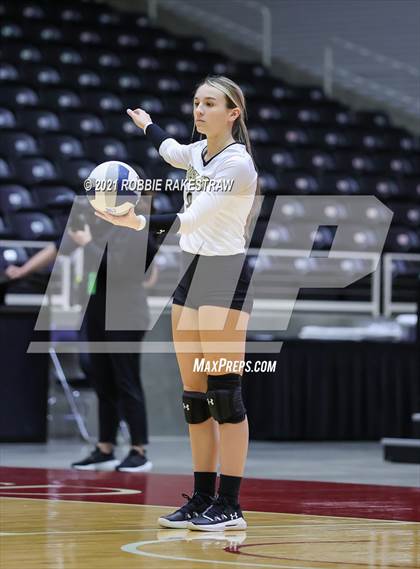 Thumbnail 1 in Bushland vs. Gunter (UIL Volleyball 3A Finals) photogallery.