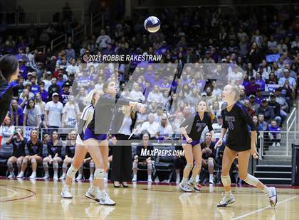 Thumbnail 2 in Bushland vs. Gunter (UIL Volleyball 3A Finals) photogallery.