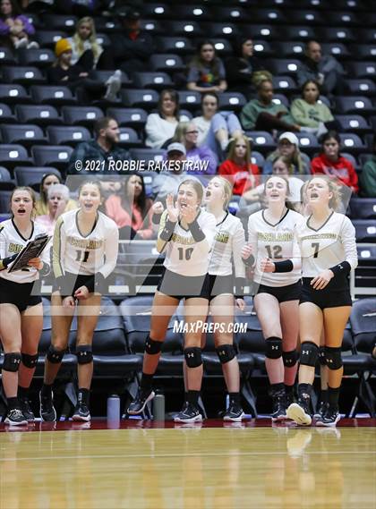 Thumbnail 3 in Bushland vs. Gunter (UIL Volleyball 3A Finals) photogallery.