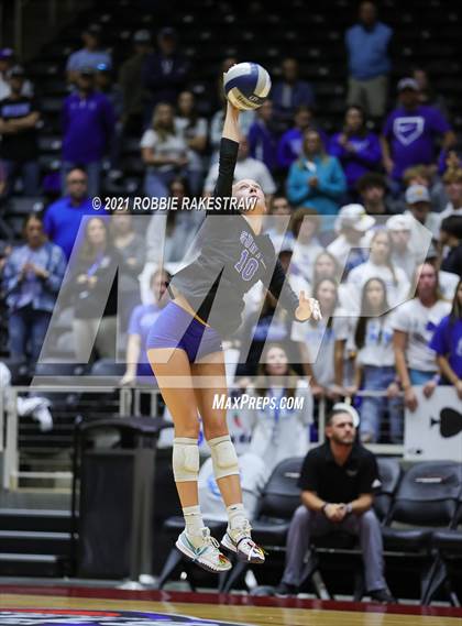 Thumbnail 3 in Bushland vs. Gunter (UIL Volleyball 3A Finals) photogallery.