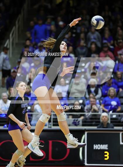 Thumbnail 2 in Bushland vs. Gunter (UIL Volleyball 3A Finals) photogallery.