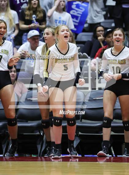 Thumbnail 2 in Bushland vs. Gunter (UIL Volleyball 3A Finals) photogallery.