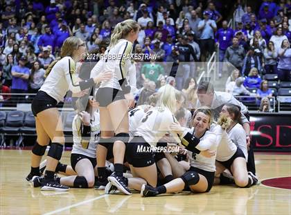 Thumbnail 3 in Bushland vs. Gunter (UIL Volleyball 3A Finals) photogallery.