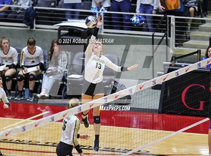 Thumbnail 2 in Bushland vs. Gunter (UIL Volleyball 3A Finals) photogallery.