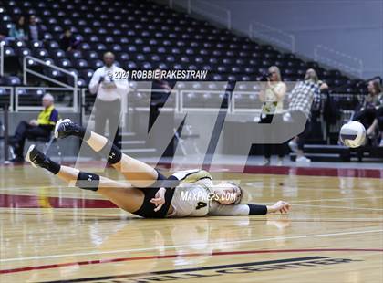 Thumbnail 2 in Bushland vs. Gunter (UIL Volleyball 3A Finals) photogallery.