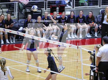 Thumbnail 3 in Bushland vs. Gunter (UIL Volleyball 3A Finals) photogallery.