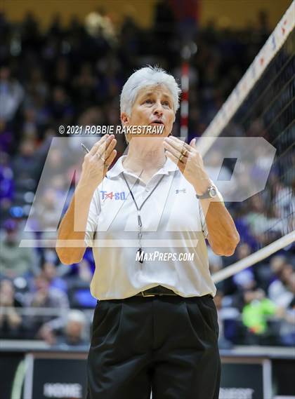 Thumbnail 3 in Bushland vs. Gunter (UIL Volleyball 3A Finals) photogallery.