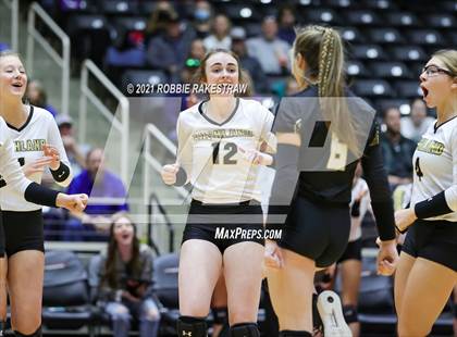Thumbnail 3 in Bushland vs. Gunter (UIL Volleyball 3A Finals) photogallery.