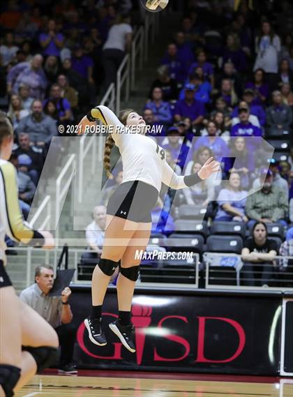 Thumbnail 2 in Bushland vs. Gunter (UIL Volleyball 3A Finals) photogallery.