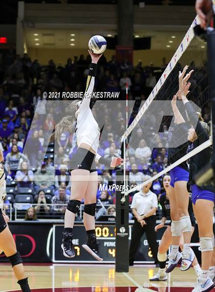 Thumbnail 1 in Bushland vs. Gunter (UIL Volleyball 3A Finals) photogallery.
