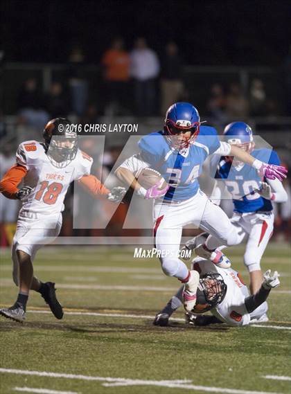Thumbnail 3 in Mamaroneck @ Carmel (Section 1 Class AA 1st Round) photogallery.