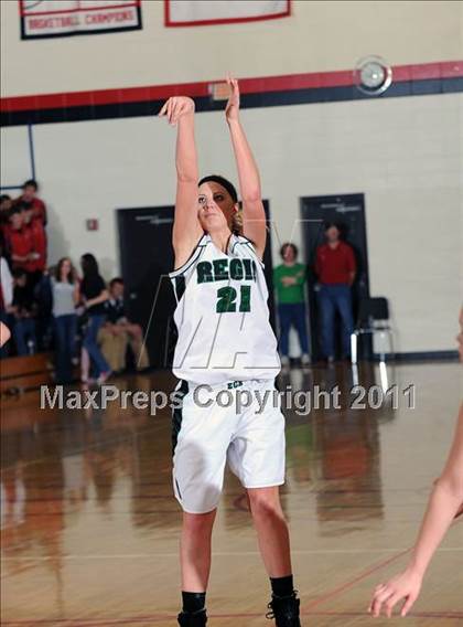 Thumbnail 3 in Colfax vs. Regis (WIAA D4 Regional Final) photogallery.