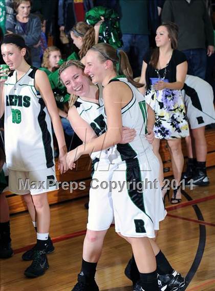 Thumbnail 3 in Colfax vs. Regis (WIAA D4 Regional Final) photogallery.