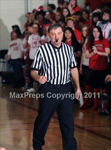 Thumbnail 1 in Colfax vs. Regis (WIAA D4 Regional Final) photogallery.