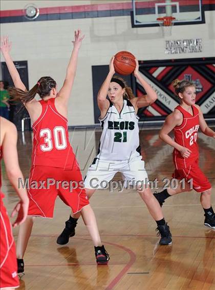 Thumbnail 1 in Colfax vs. Regis (WIAA D4 Regional Final) photogallery.