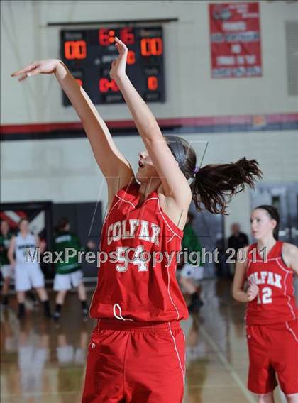 Thumbnail 1 in Colfax vs. Regis (WIAA D4 Regional Final) photogallery.