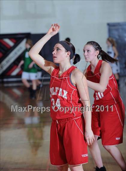 Thumbnail 2 in Colfax vs. Regis (WIAA D4 Regional Final) photogallery.