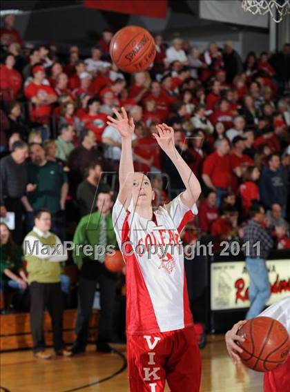 Thumbnail 1 in Colfax vs. Regis (WIAA D4 Regional Final) photogallery.