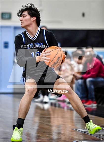 Thumbnail 2 in Wilson vs. Alta Loma photogallery.