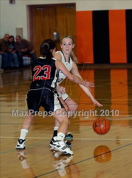 Thumbnail 3 in Moniteau vs Cranberry Area  (PIAA District 9 KSAC Final) photogallery.