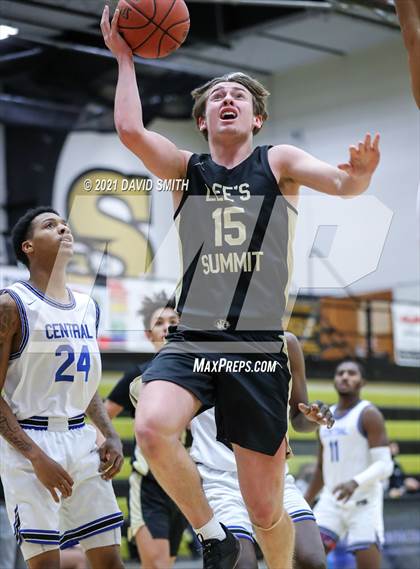 Thumbnail 2 in Central vs Lee's Summit (Summit Grill Shootout) photogallery.