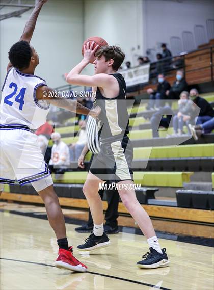 Thumbnail 1 in Central vs Lee's Summit (Summit Grill Shootout) photogallery.