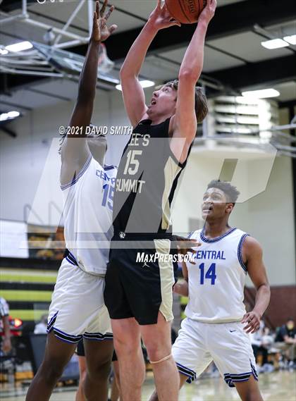 Thumbnail 1 in Central vs Lee's Summit (Summit Grill Shootout) photogallery.