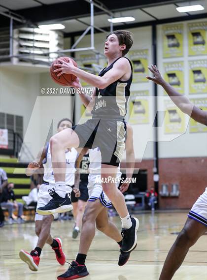 Thumbnail 2 in Central vs Lee's Summit (Summit Grill Shootout) photogallery.