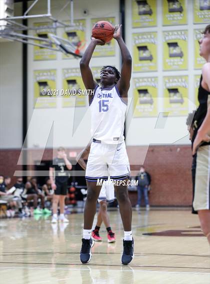 Thumbnail 2 in Central vs Lee's Summit (Summit Grill Shootout) photogallery.