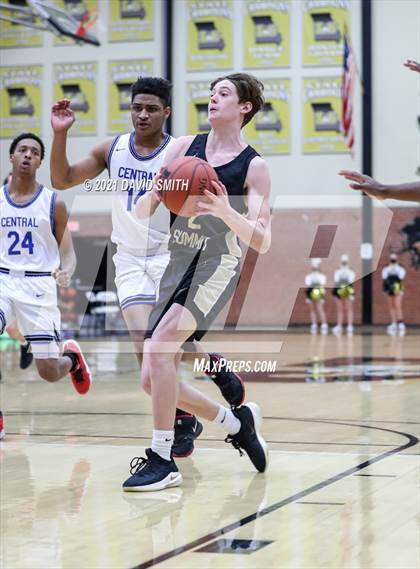 Thumbnail 3 in Central vs Lee's Summit (Summit Grill Shootout) photogallery.