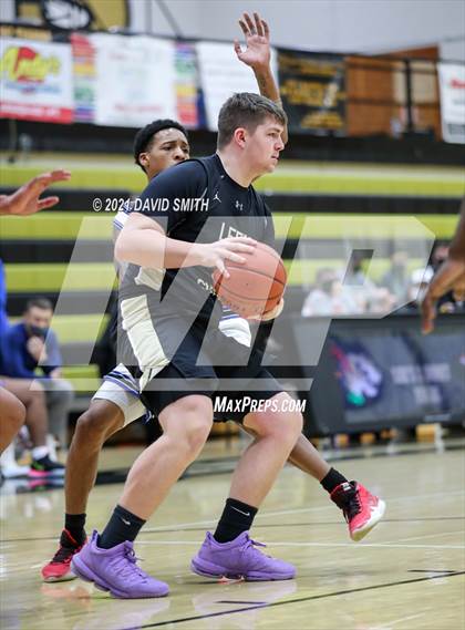 Thumbnail 3 in Central vs Lee's Summit (Summit Grill Shootout) photogallery.
