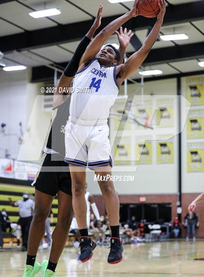 Thumbnail 3 in Central vs Lee's Summit (Summit Grill Shootout) photogallery.