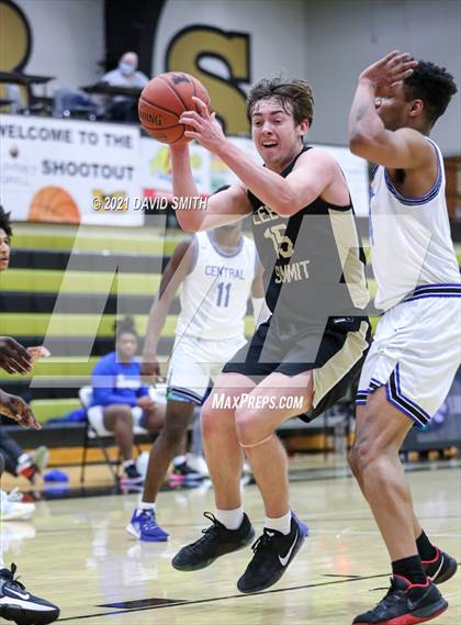 Thumbnail 2 in Central vs Lee's Summit (Summit Grill Shootout) photogallery.