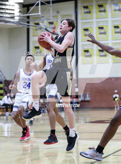 Thumbnail 1 in Central vs Lee's Summit (Summit Grill Shootout) photogallery.