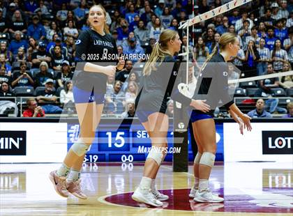 Thumbnail 2 in La Vernia vs. Decatur (UIL 4A D1 Volleyball Final) photogallery.