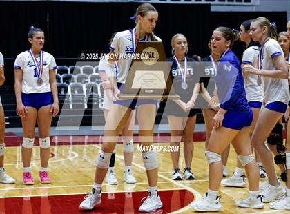 Thumbnail 1 in La Vernia vs. Decatur (UIL 4A D1 Volleyball Final) photogallery.