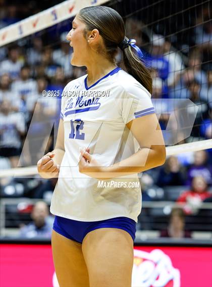 Thumbnail 3 in La Vernia vs. Decatur (UIL 4A D1 Volleyball Final) photogallery.