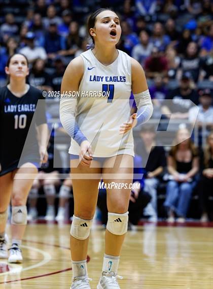 Thumbnail 2 in La Vernia vs. Decatur (UIL 4A D1 Volleyball Final) photogallery.